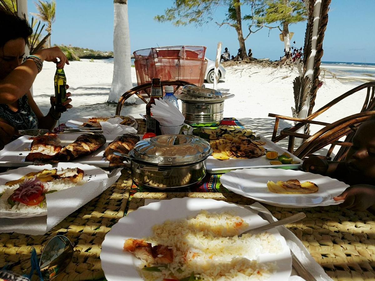 Bed and Breakfast Nyumba Ya Afrika à Watamu Extérieur photo