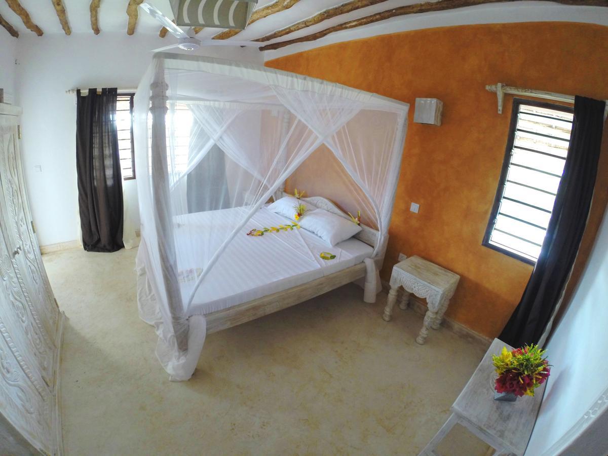 Bed and Breakfast Nyumba Ya Afrika à Watamu Extérieur photo