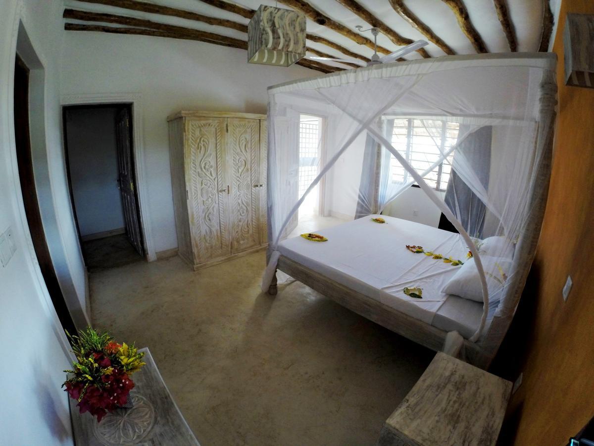 Bed and Breakfast Nyumba Ya Afrika à Watamu Extérieur photo