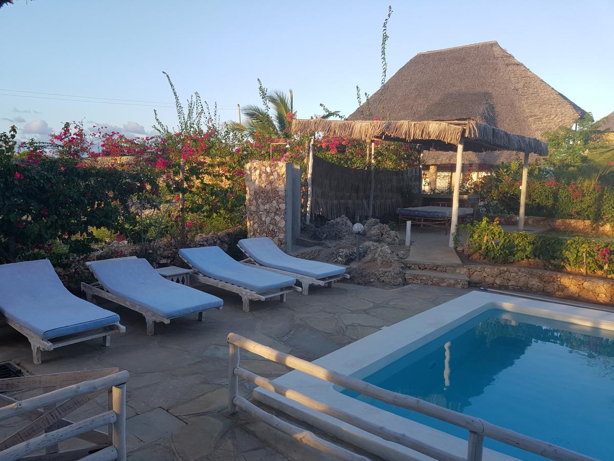 Bed and Breakfast Nyumba Ya Afrika à Watamu Extérieur photo