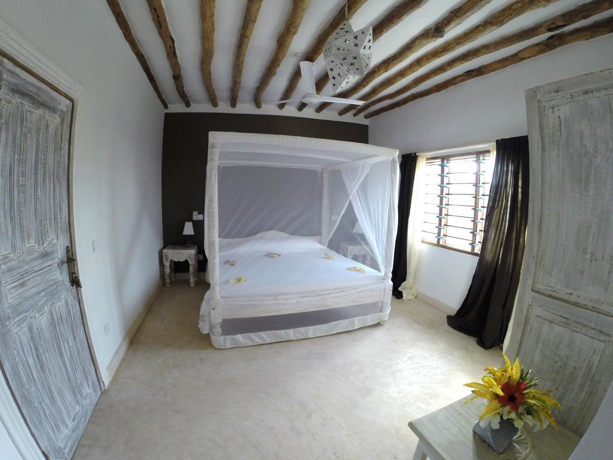 Bed and Breakfast Nyumba Ya Afrika à Watamu Extérieur photo