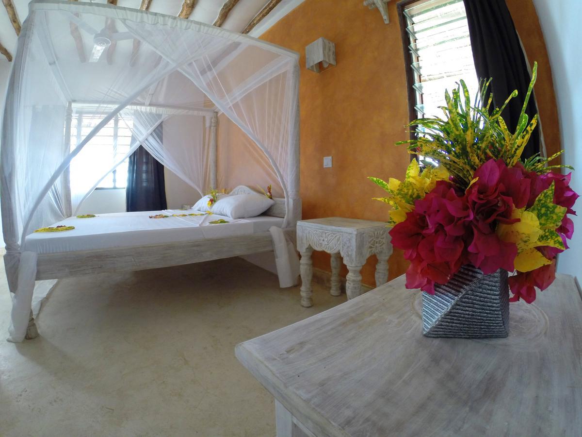 Bed and Breakfast Nyumba Ya Afrika à Watamu Extérieur photo