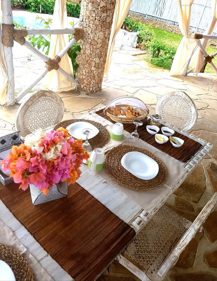 Bed and Breakfast Nyumba Ya Afrika à Watamu Extérieur photo